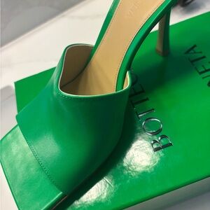 Bottega Veneta Vibrant Green Mules. New never worn.